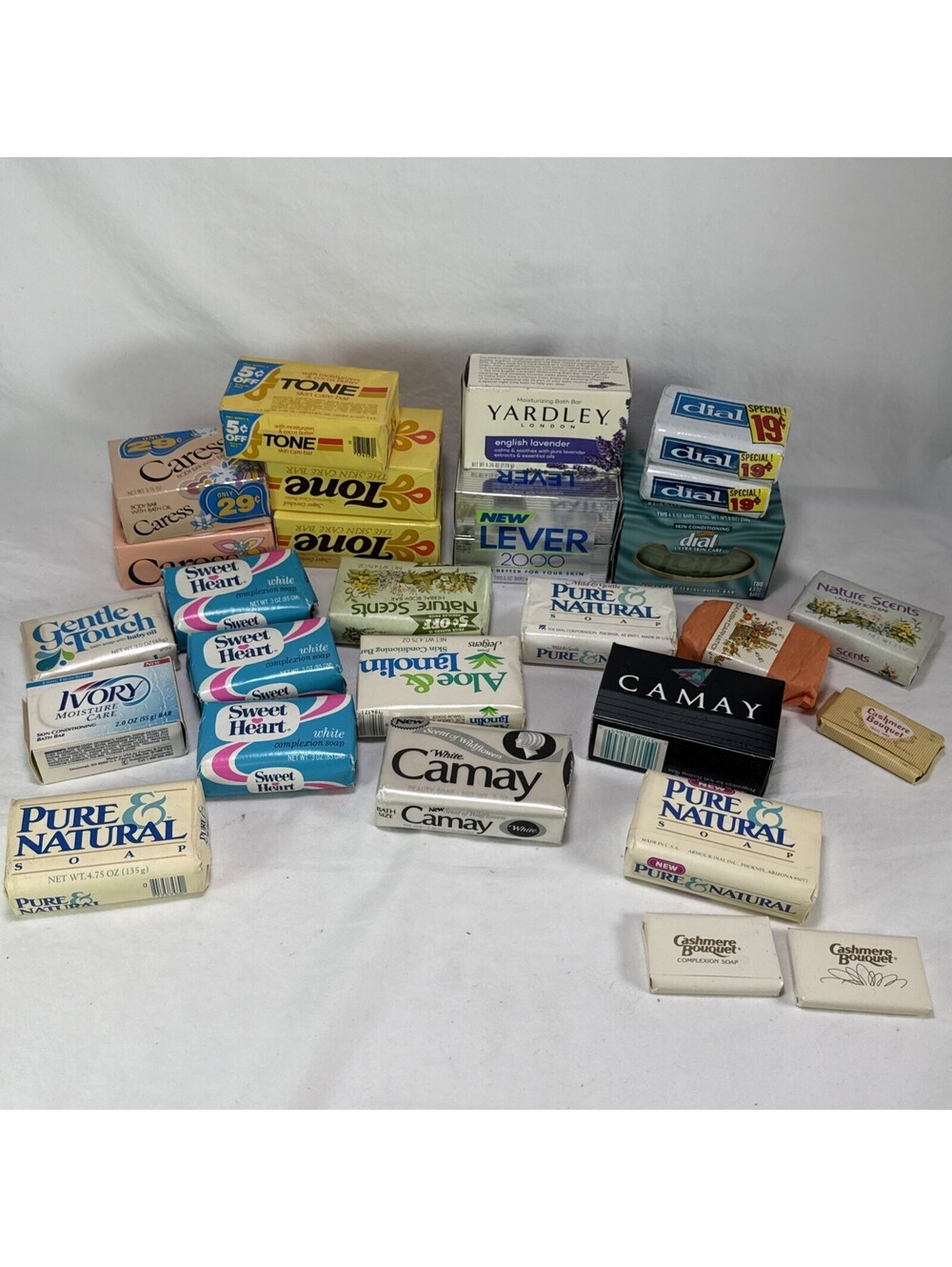 Huge Lot Of Vintage Soap New Old Stock Dial Lever 2000 Sweet Heart Camay Caress